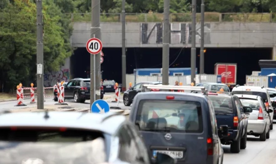 Изготвиха проект за обособяване на алтернативно трасе за движение чрез